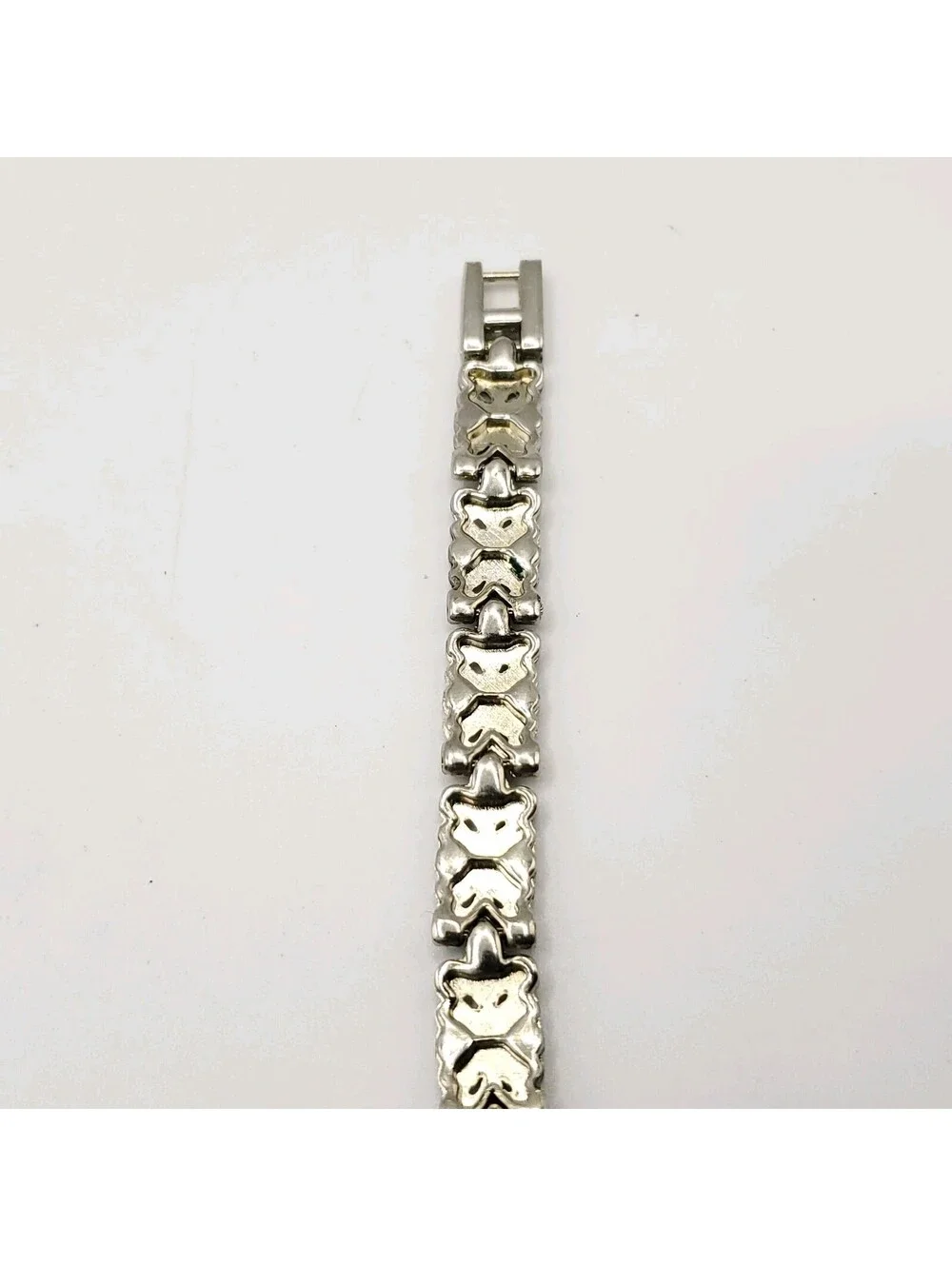 Vivani Silver Tone MOP Dial Quartz 20mm Womens Watch New Battery 7
